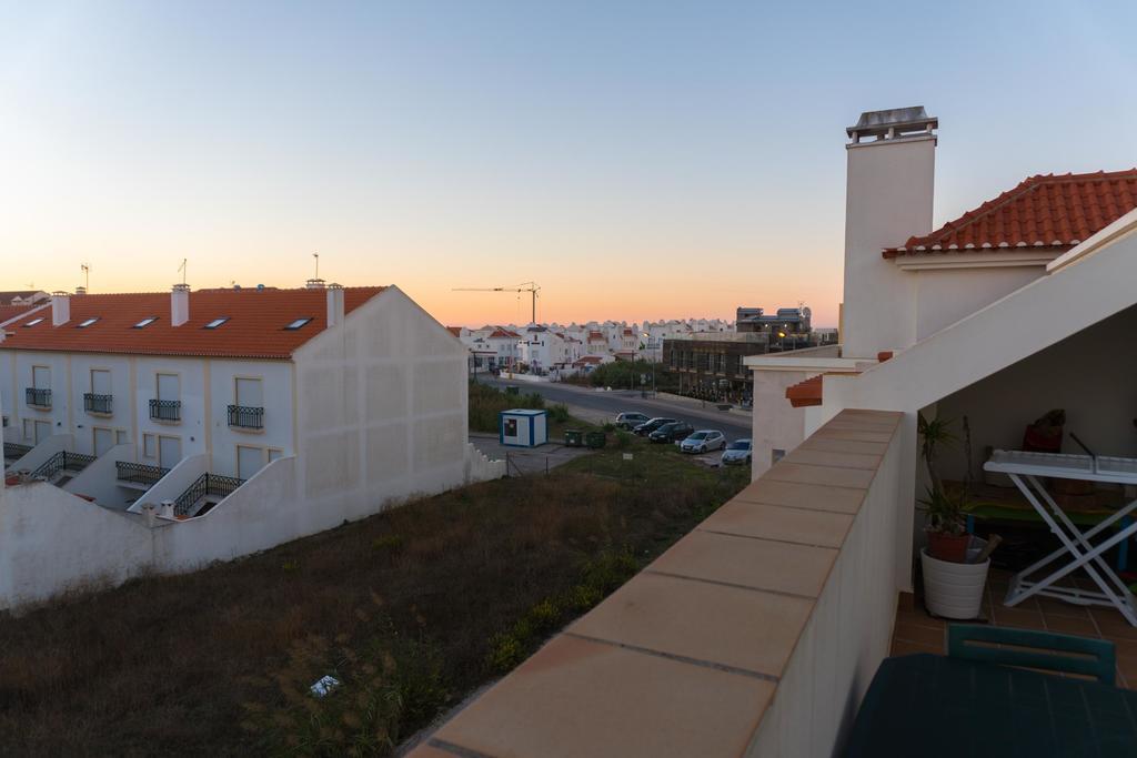 Apartments Baleal: Balconies And Pool Ferrel  Eksteriør bilde